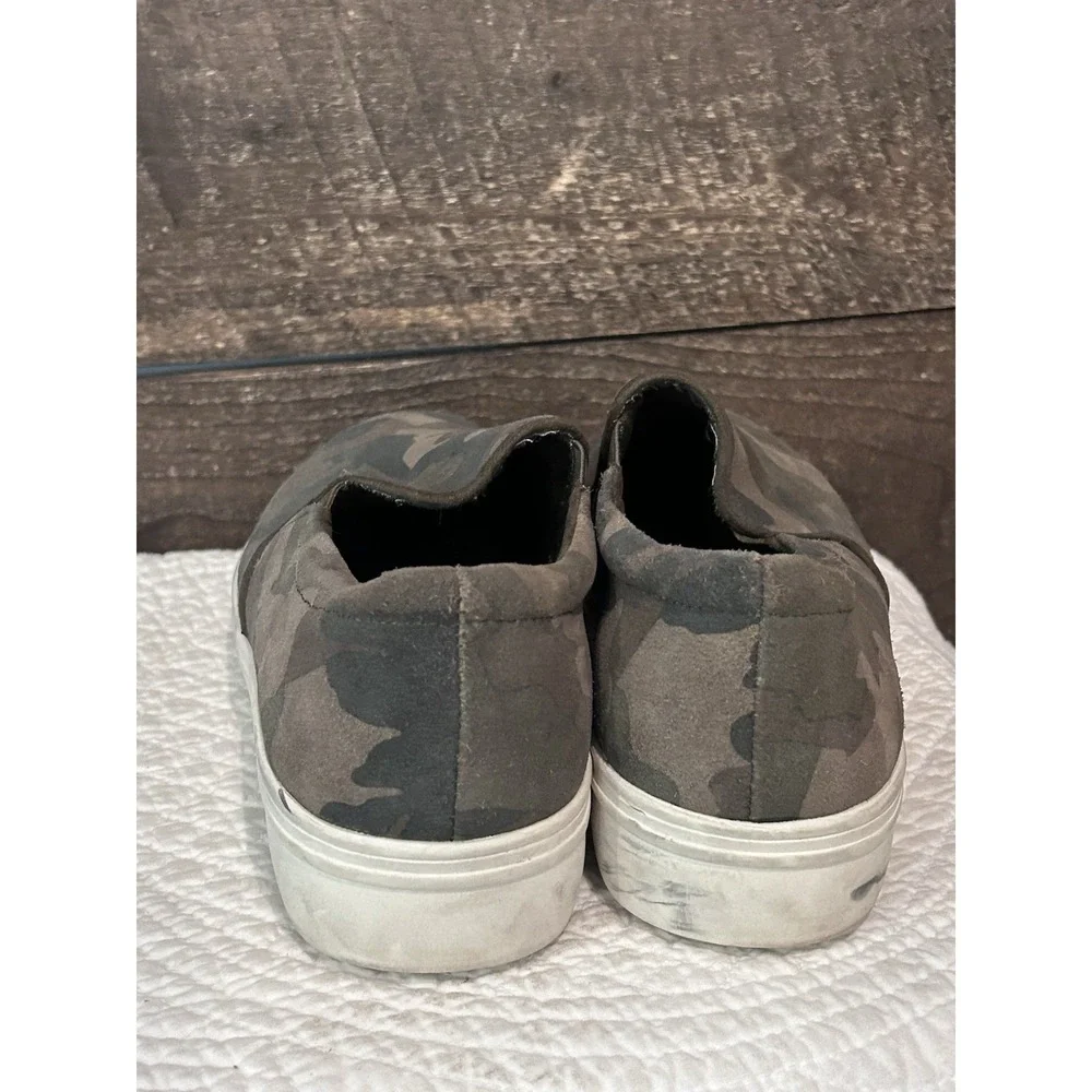 Blondo Slip-On‎ Waterproof Sneaker with Camouflage Design, 7.5